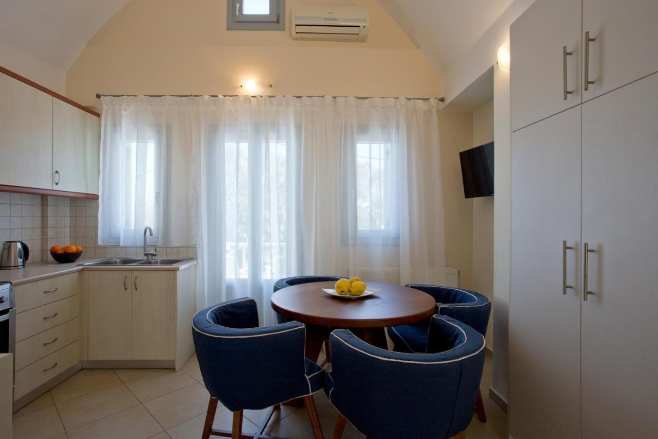 Santorini Med Homes - Sunday Apartment Mesaria Extérieur photo
