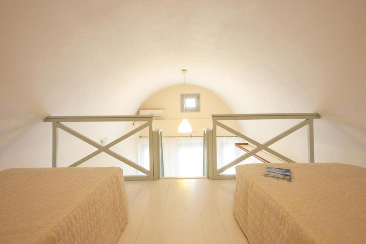 Santorini Med Homes - Sunday Apartment Mesaria Extérieur photo