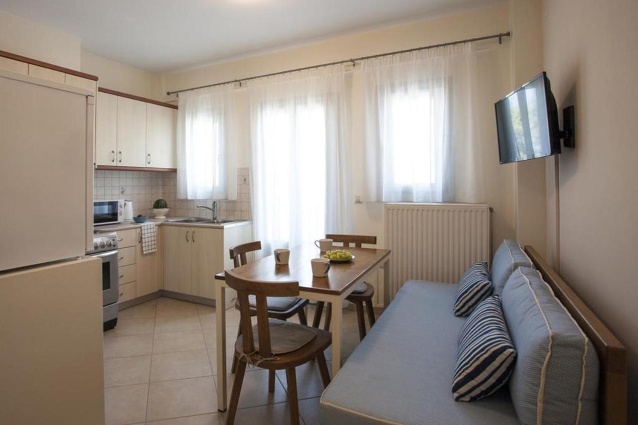 Santorini Med Homes - Sunday Apartment Mesaria Extérieur photo